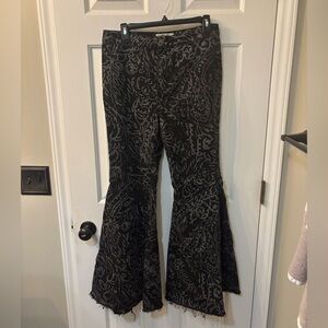 Free People Black Patterned Denim Bell Bottom Flared Jeans: Size 31